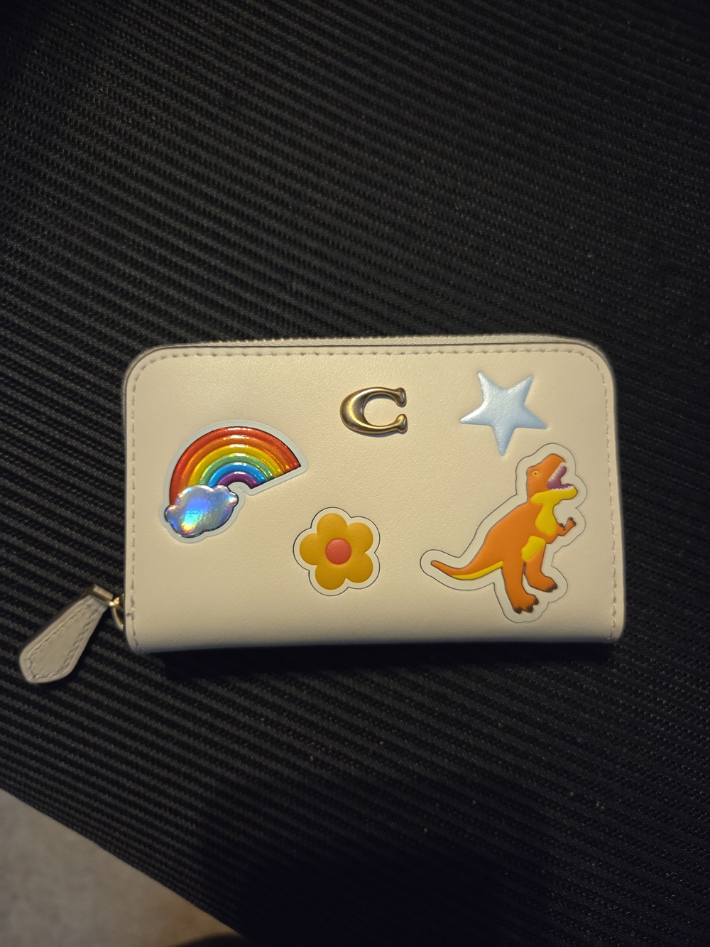 Coach Essential Small Zip Around Card Case With Sticker Print